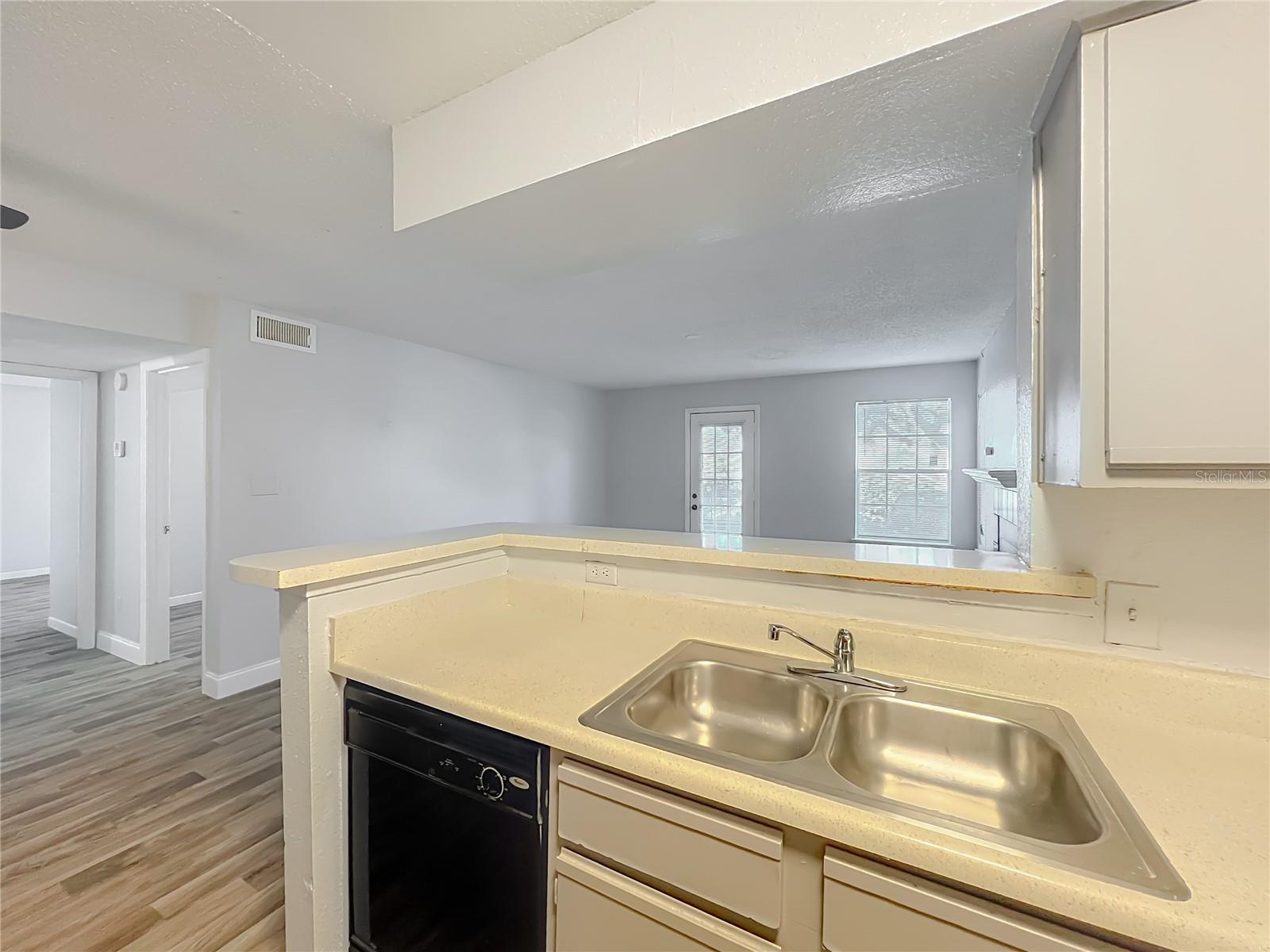 REGENCY GARDENS CONDOS - Residential