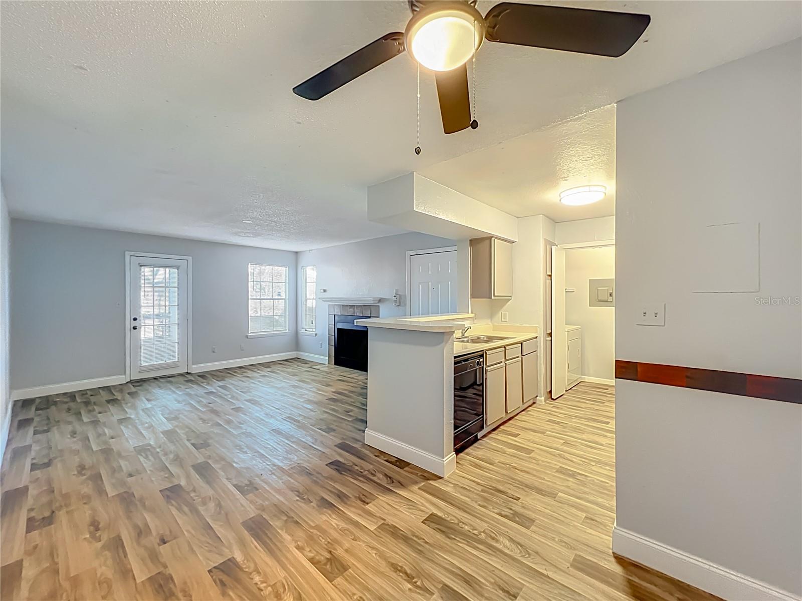 REGENCY GARDENS CONDOS - Residential