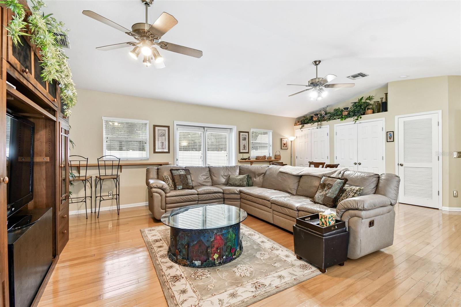 WESTLAKE VILLAGE REP TRACTS 5 & 6 - Residential