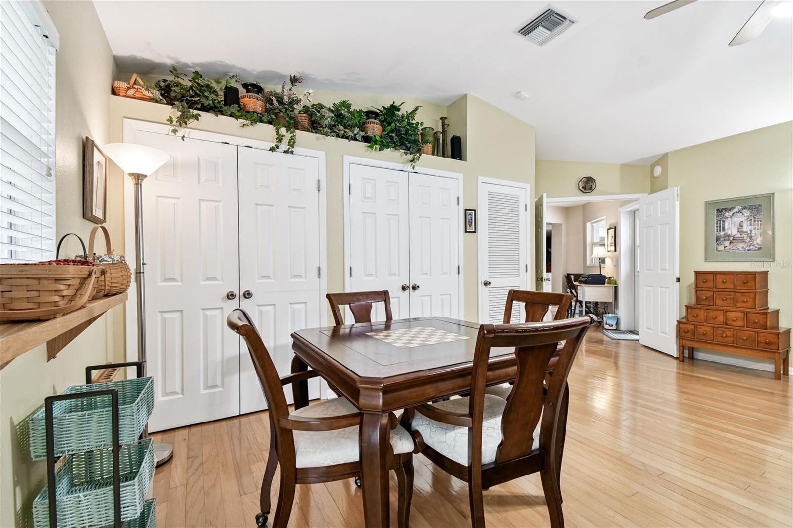 WESTLAKE VILLAGE REP TRACTS 5 & 6 - Residential