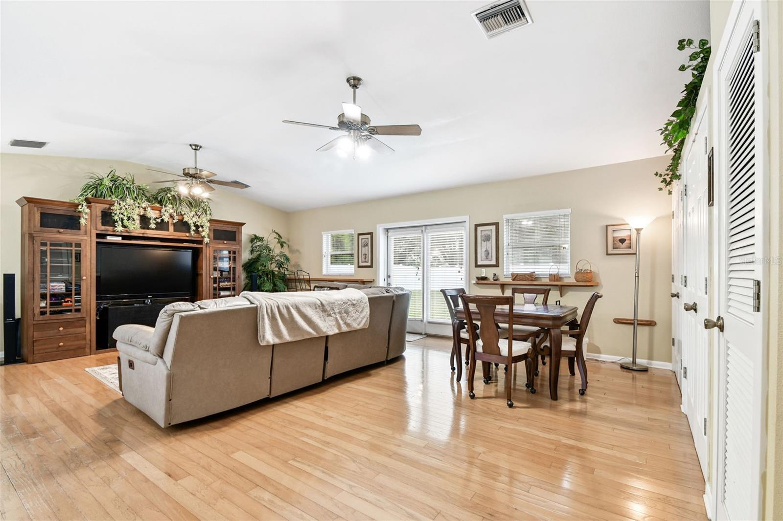 WESTLAKE VILLAGE REP TRACTS 5 & 6 - Residential