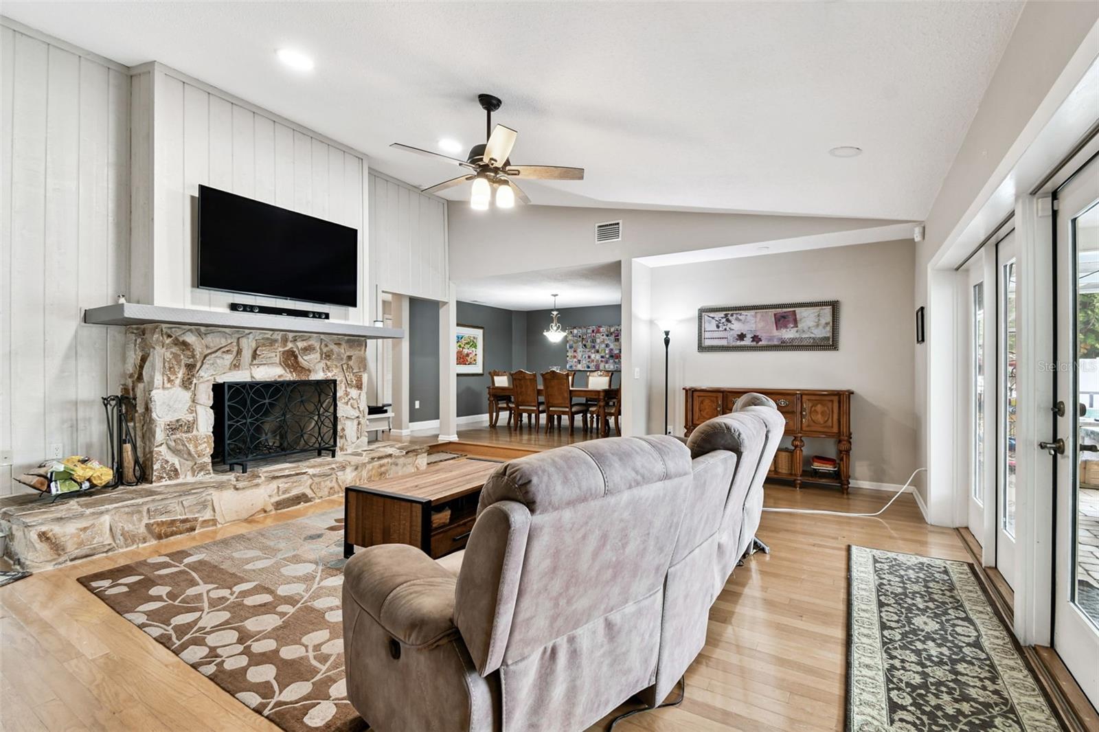WESTLAKE VILLAGE REP TRACTS 5 & 6 - Residential