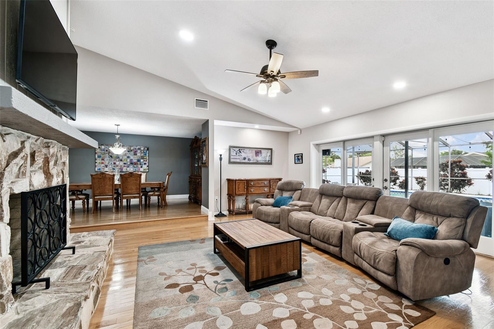 WESTLAKE VILLAGE REP TRACTS 5 & 6 - Residential