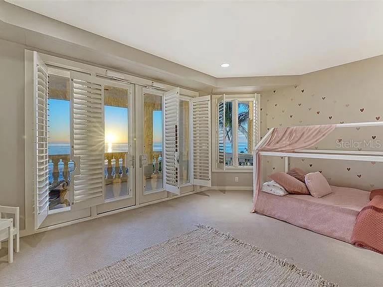 REGENT COURT - Residential