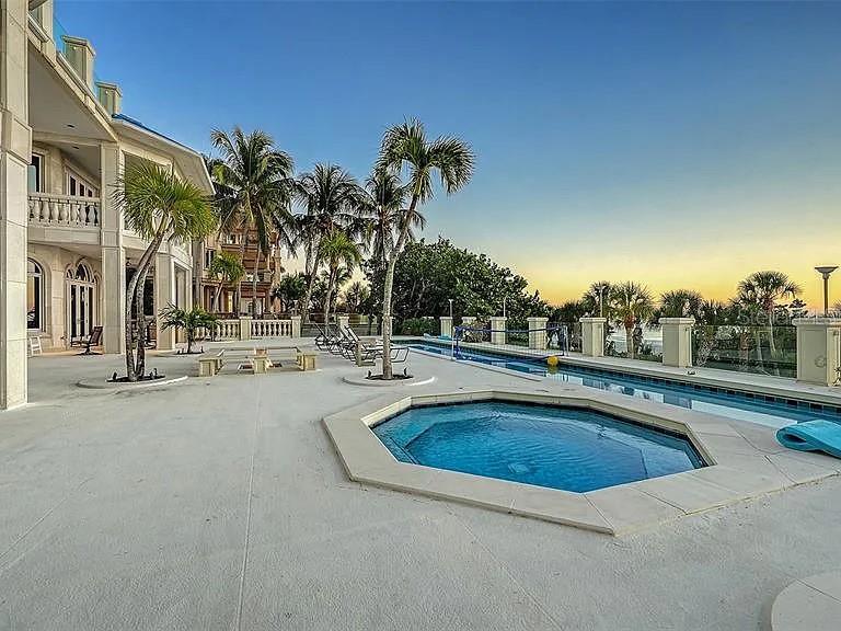 REGENT COURT - Residential