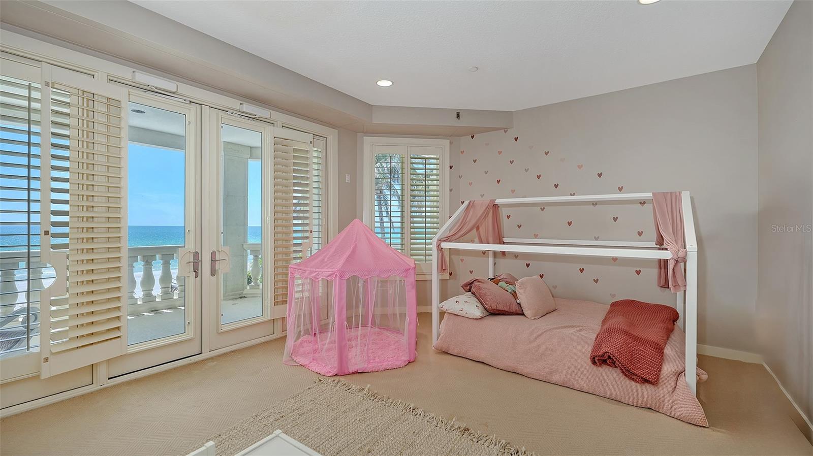 REGENT COURT - Residential