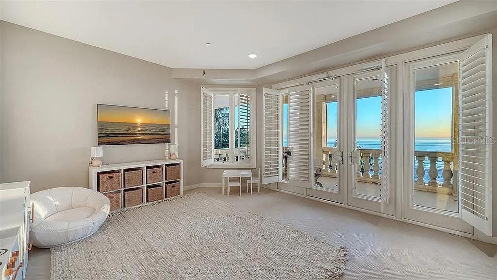 REGENT COURT - Residential