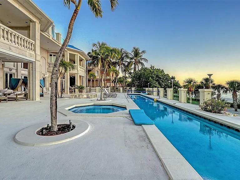 REGENT COURT - Residential