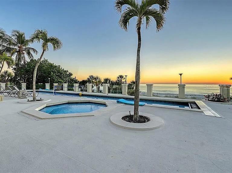 REGENT COURT - Residential