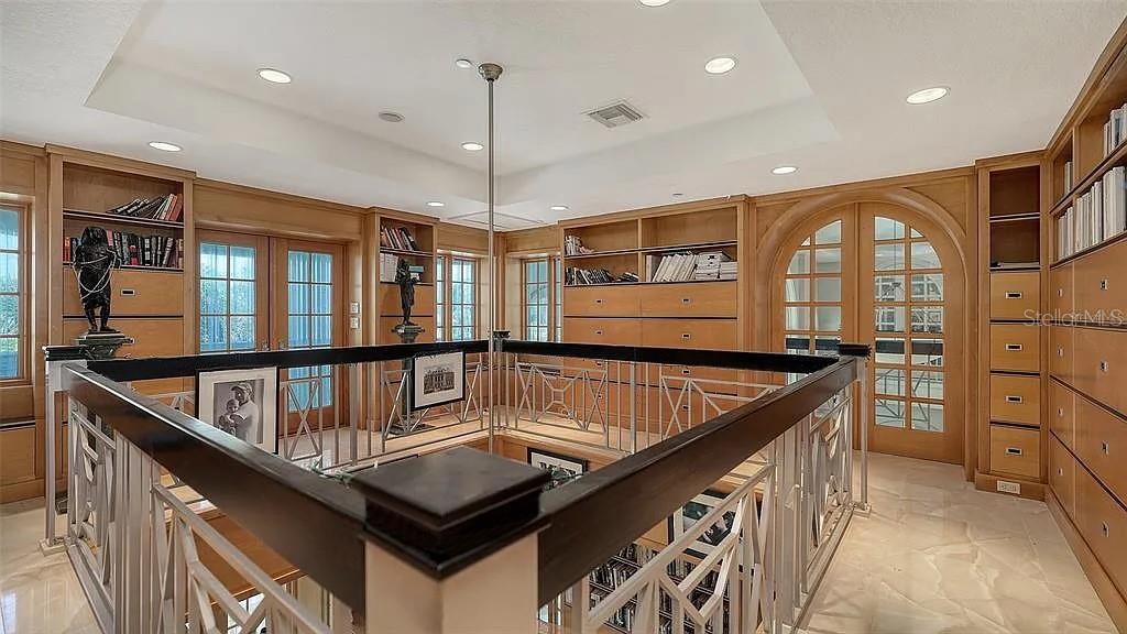 REGENT COURT - Residential