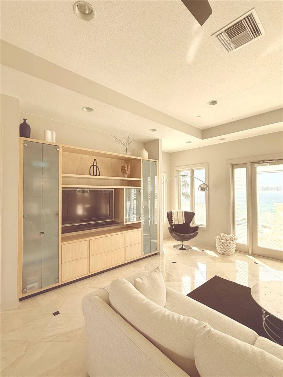 REGENT COURT - Residential