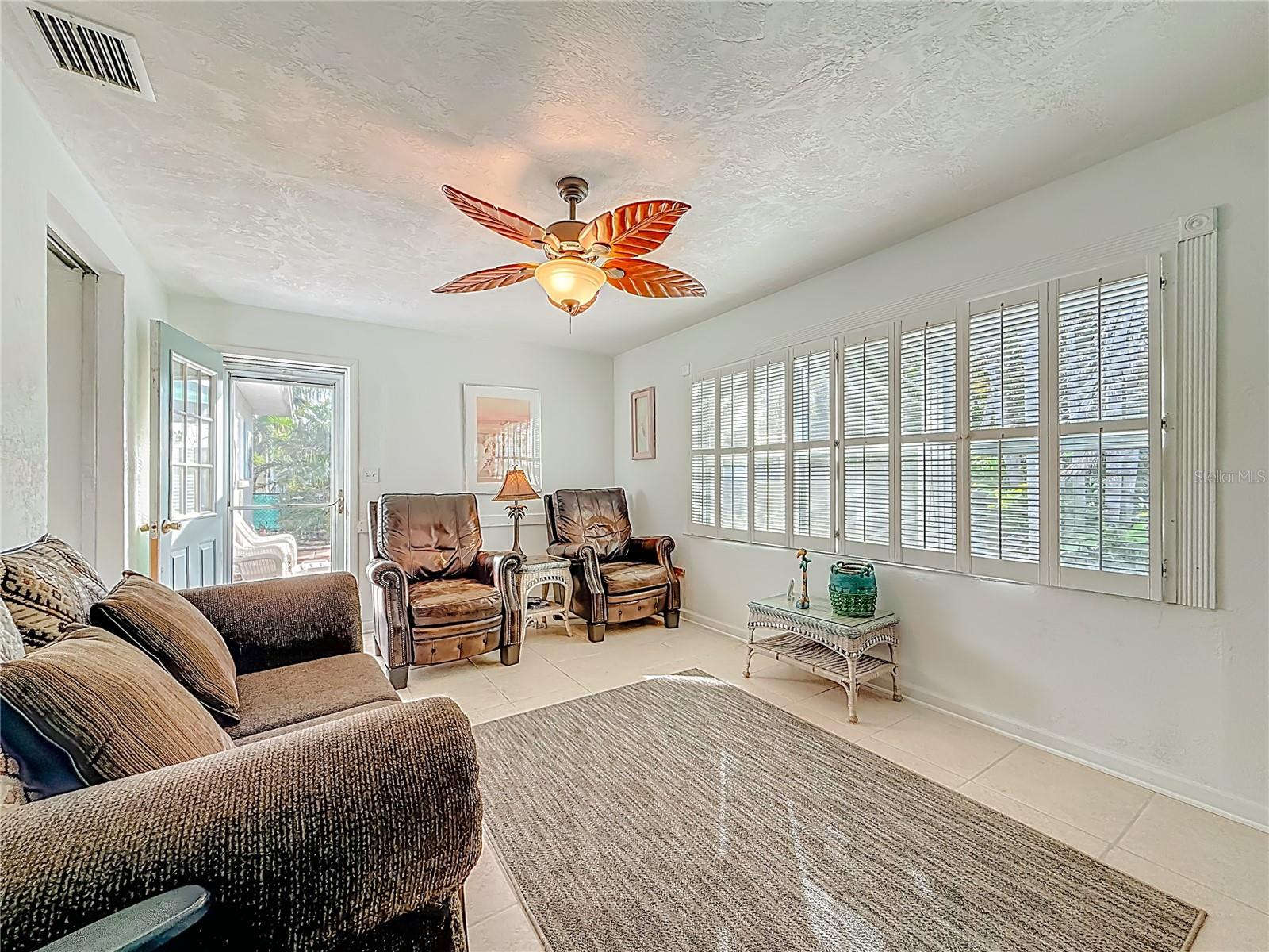 PASADENA SHORES - Residential