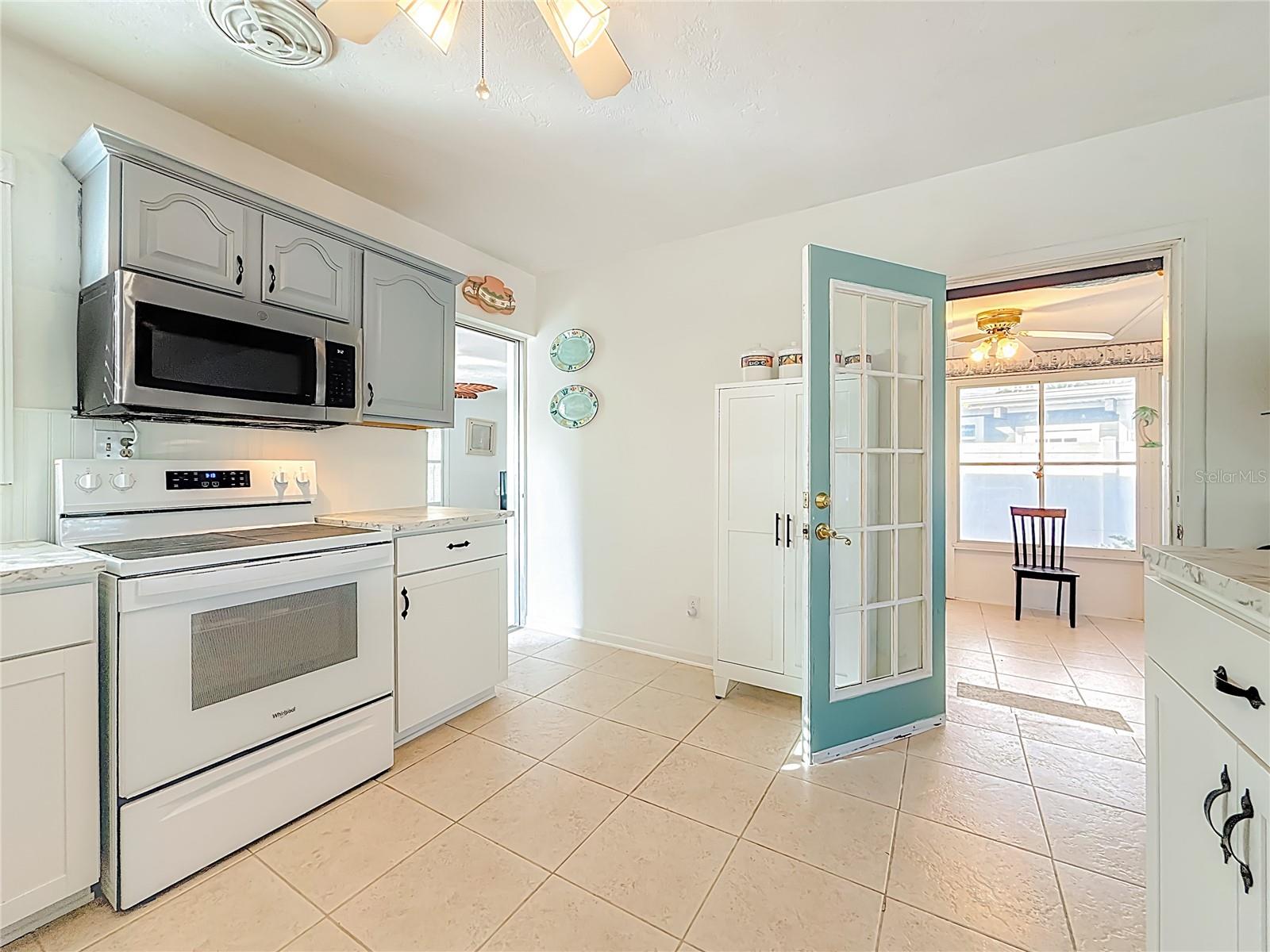 PASADENA SHORES - Residential