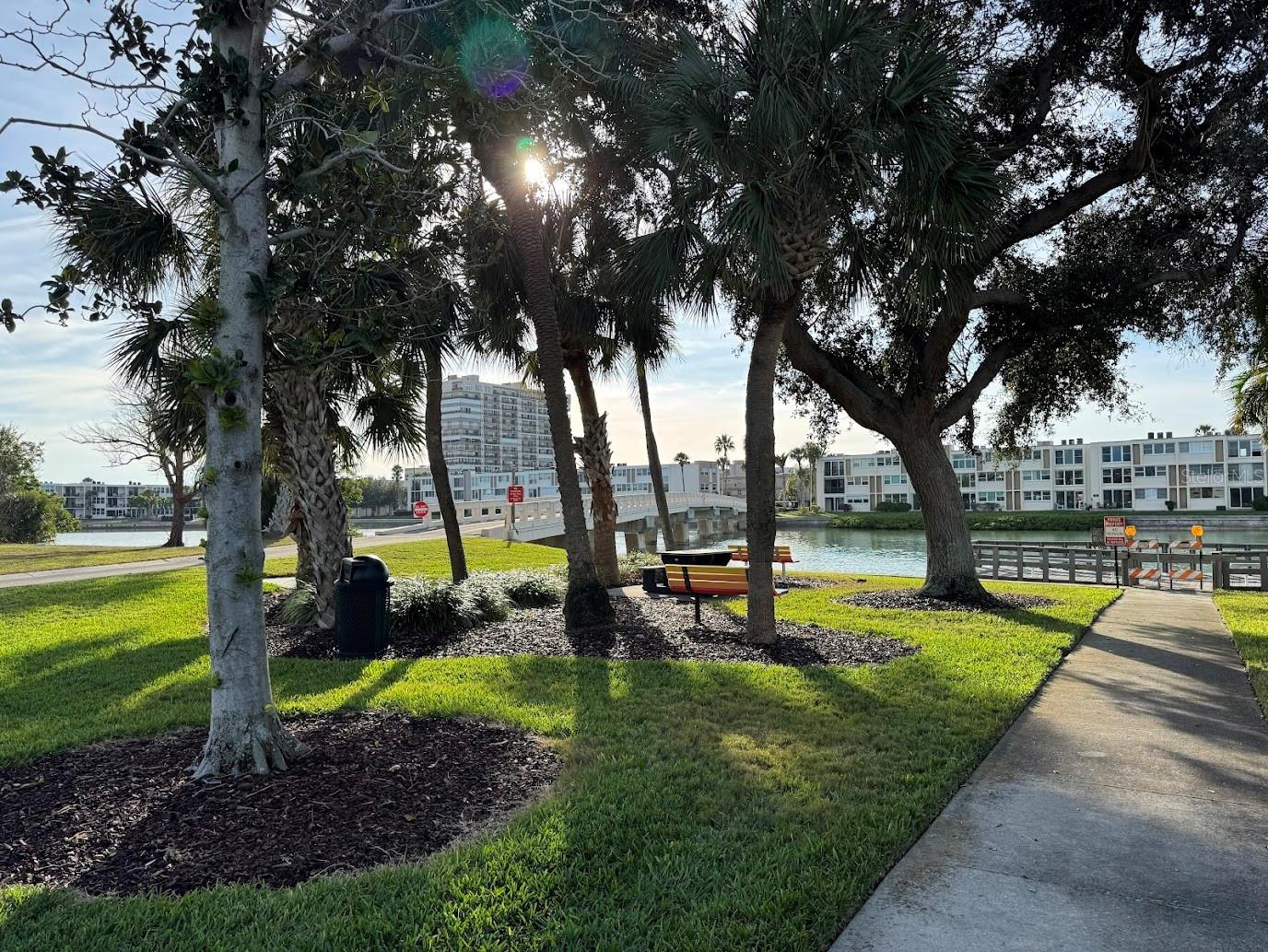 PASADENA SHORES - Residential