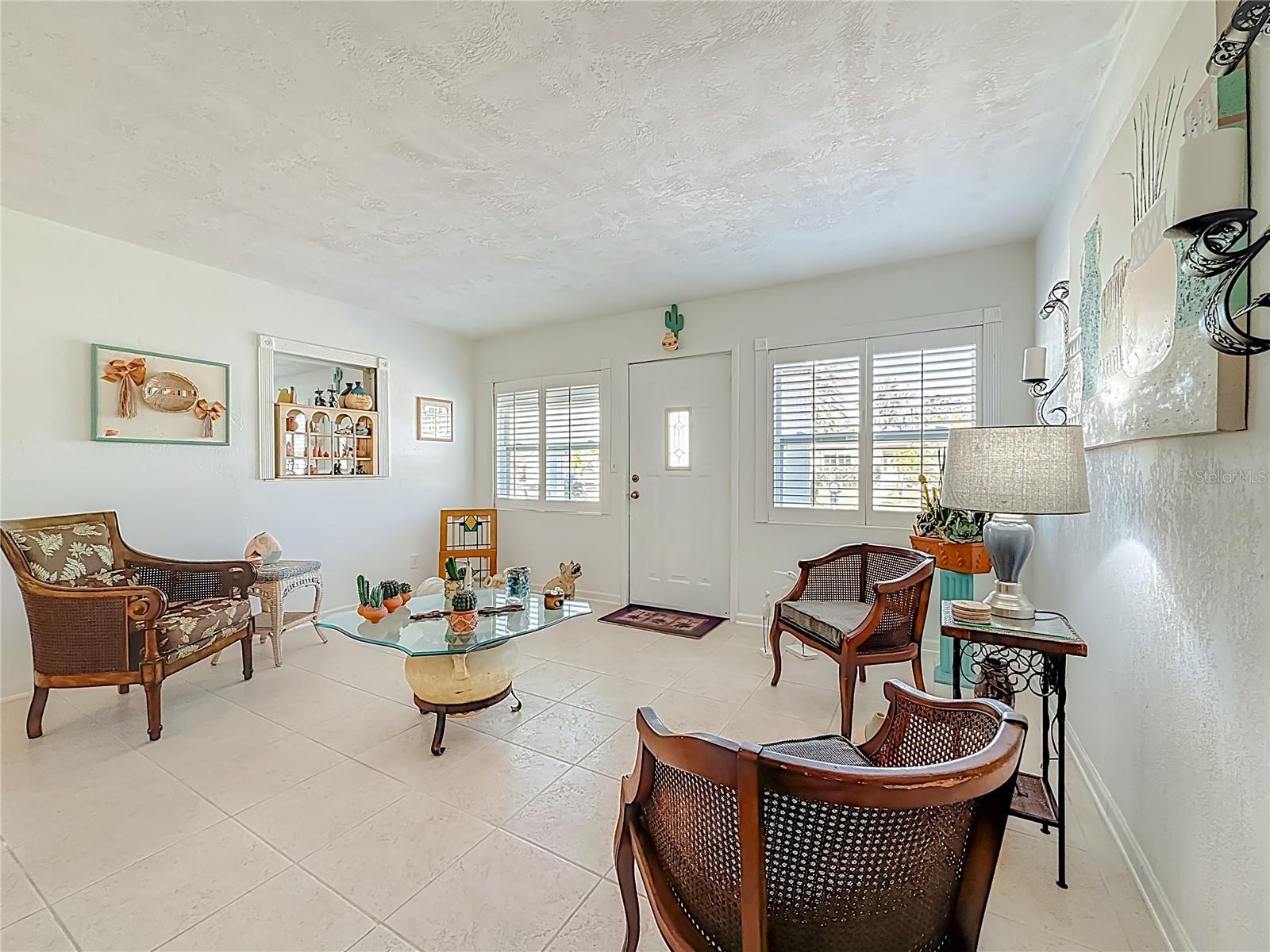 PASADENA SHORES - Residential