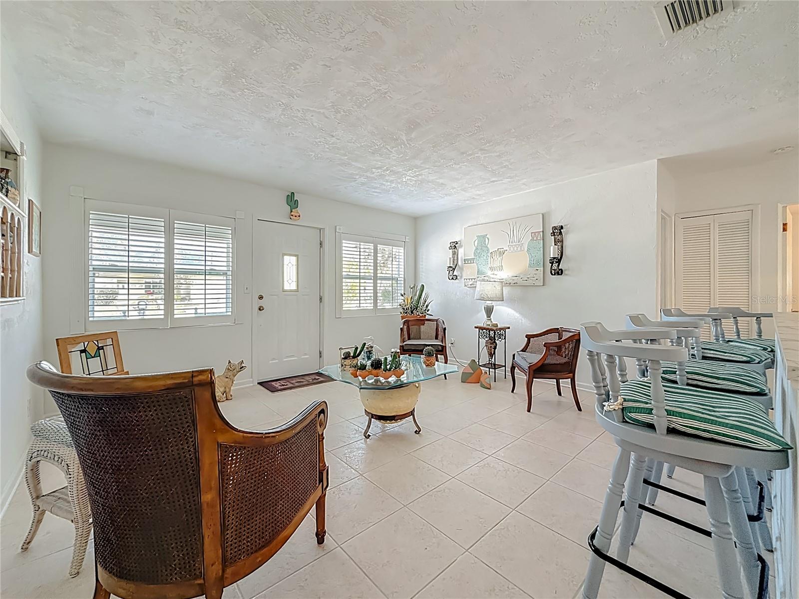 PASADENA SHORES - Residential