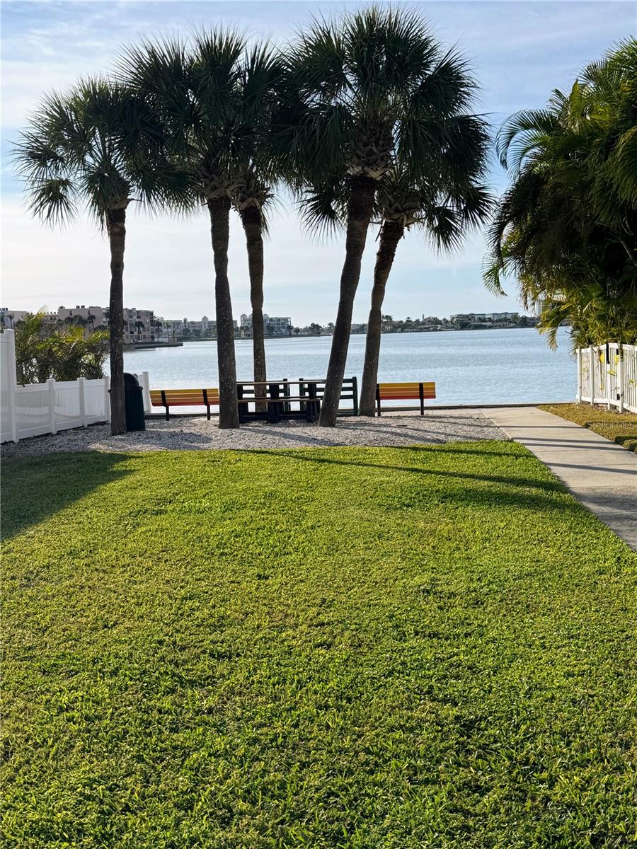 PASADENA SHORES - Residential