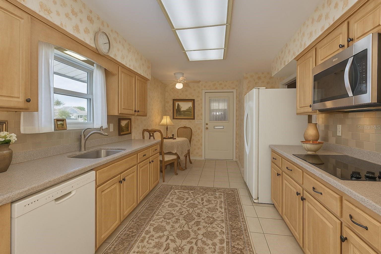 DEL WEBBS SUN CITY FLORIDA UN - Residential