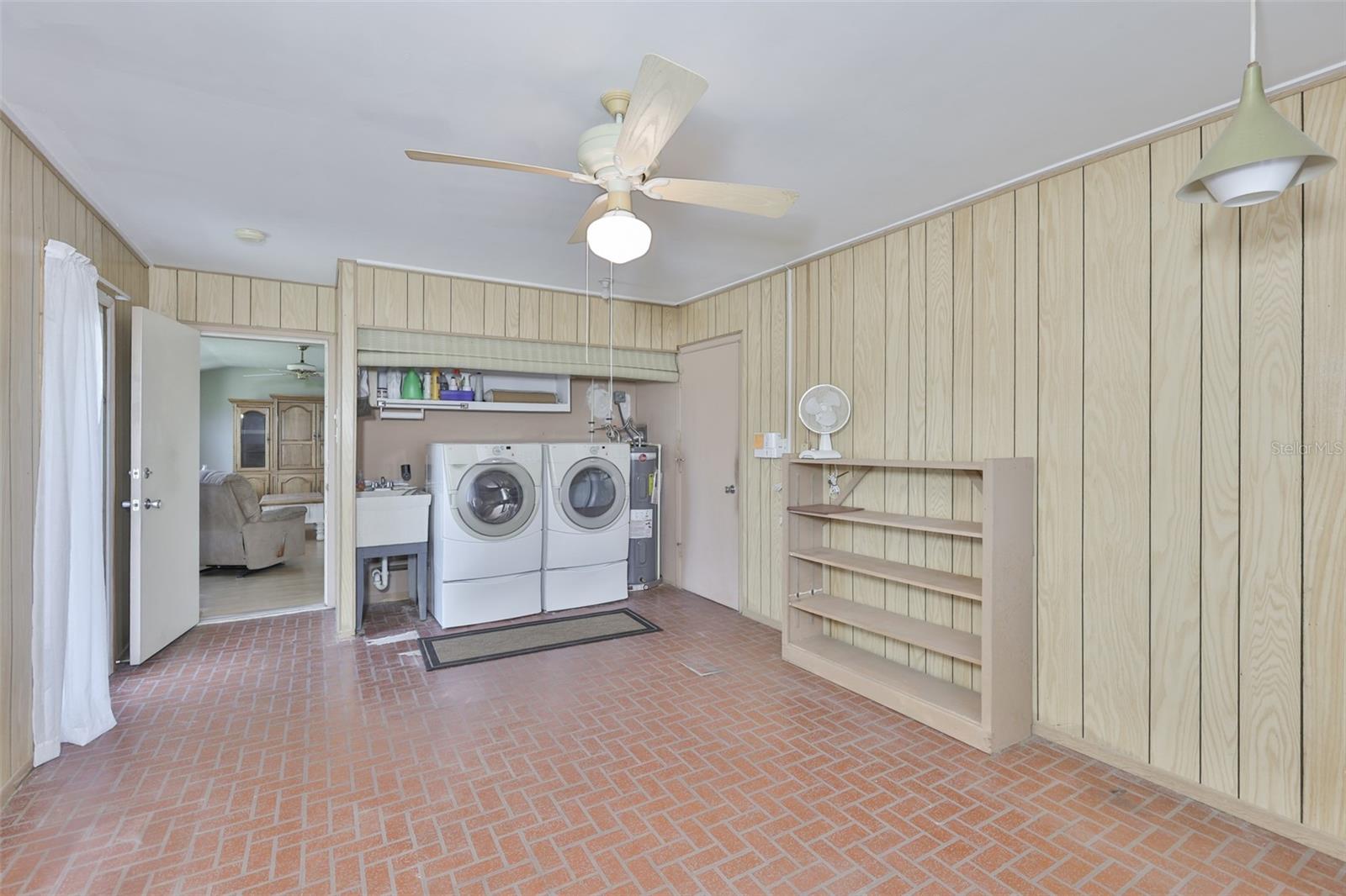 DEL WEBBS SUN CITY FLORIDA UN - Residential