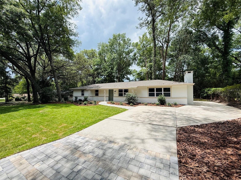 Photo of 900 NW 39th Drive, Gainesville, FL 32605 (MLS # GC541060)