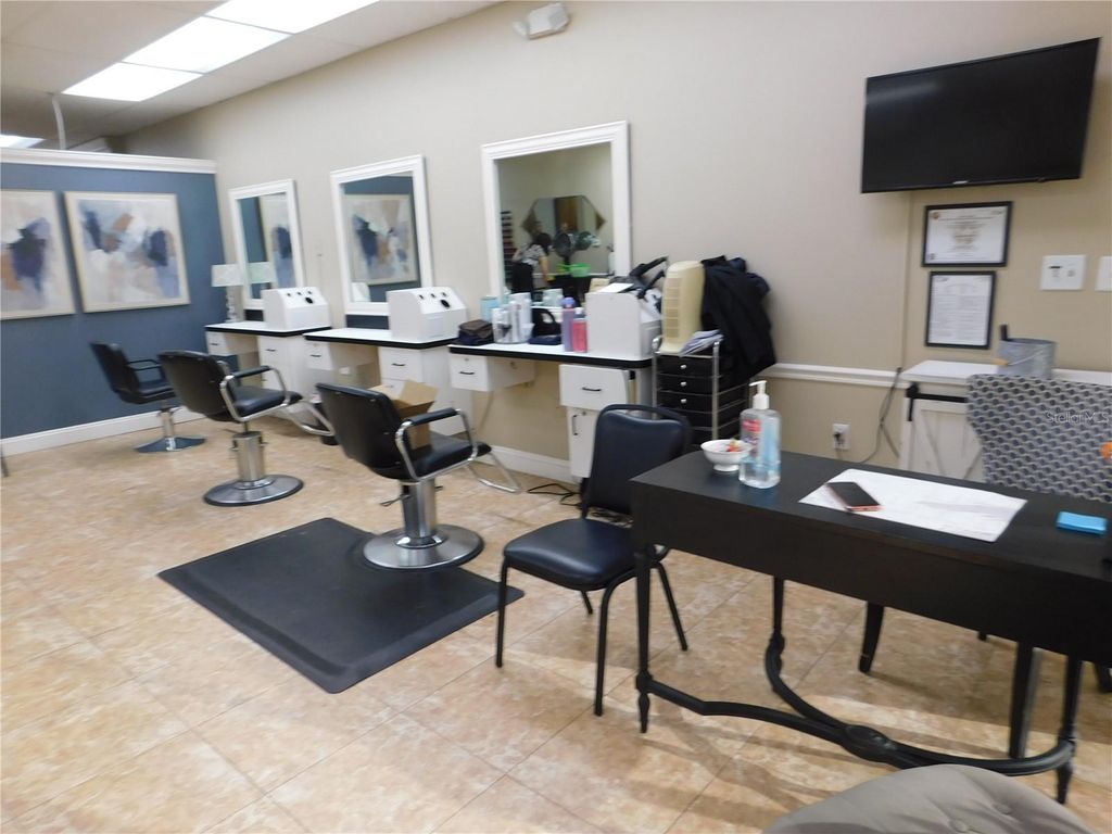 Photo of 120 Alexandria Boulevard #15, Oviedo, FL 32765 (MLS # O6390360)