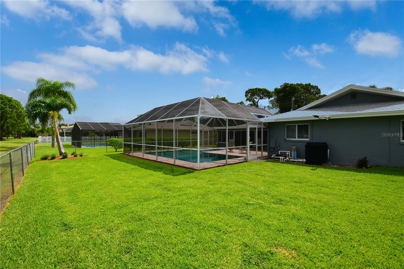 SEMINOLE LAKE GOLF & COUNTRY CLUB ESTATE - Residential