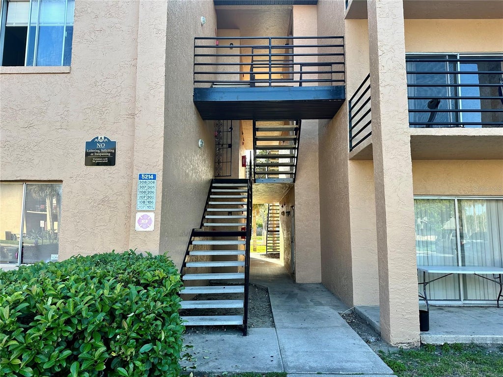 Photo of 5214 Via Hacienda Circle #A305, Orlando, FL 32839 (MLS # O6452560)