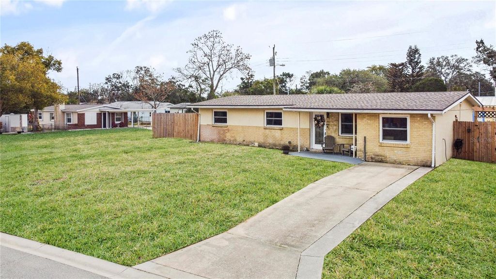 Photo of 53 High Ridge Road, Daytona Beach, FL 32117 (MLS # O6383591)