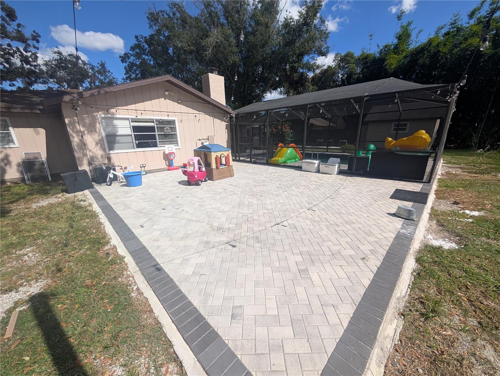 6906 COLLINGSWOOD COURT