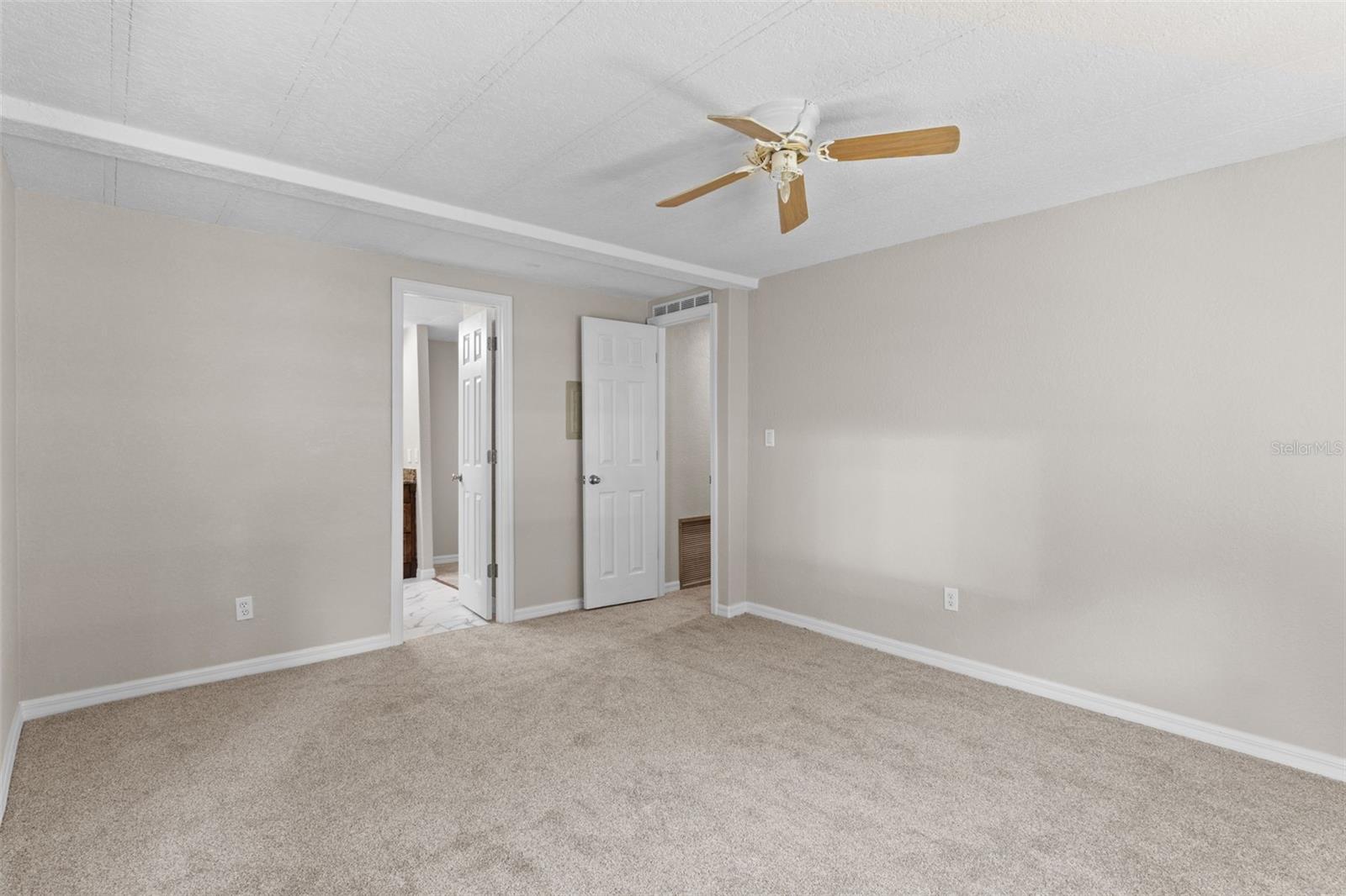 OLIVE PALM COMMUNITY - Residential