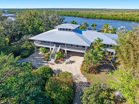 A home in PUNTA GORDA