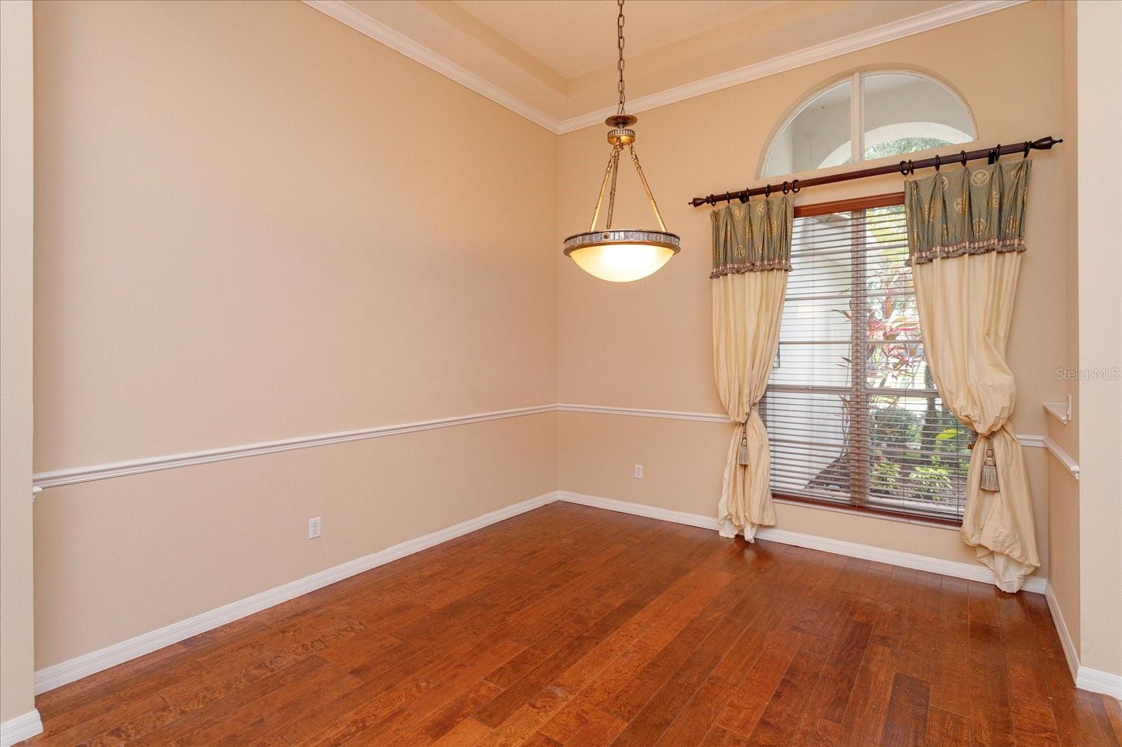 11445 VICOLO LOOP