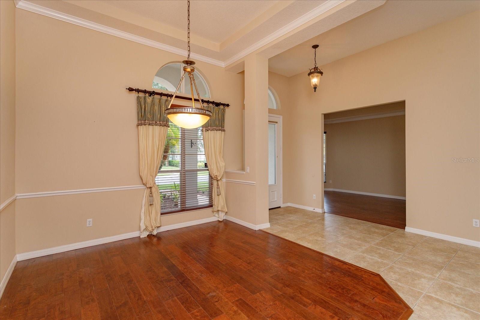 11445 VICOLO LOOP