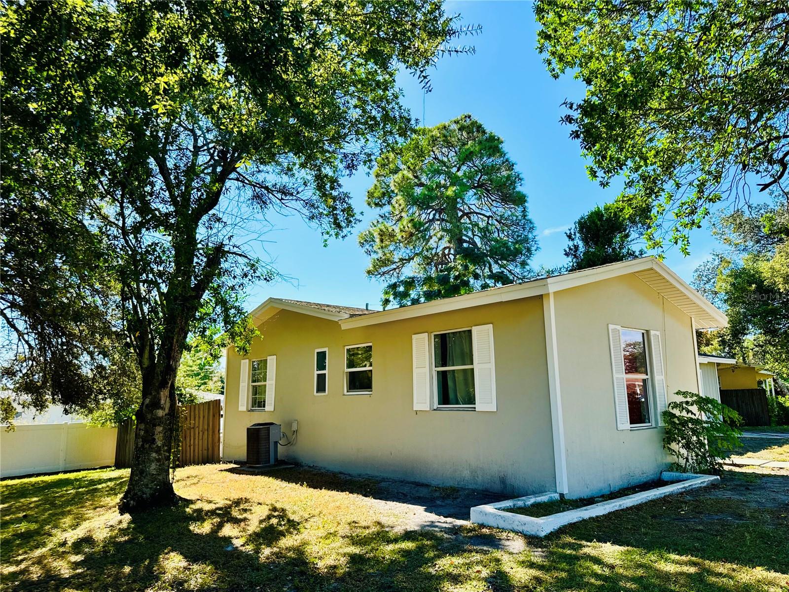 DELTONA LAKES UN 30 - Residential