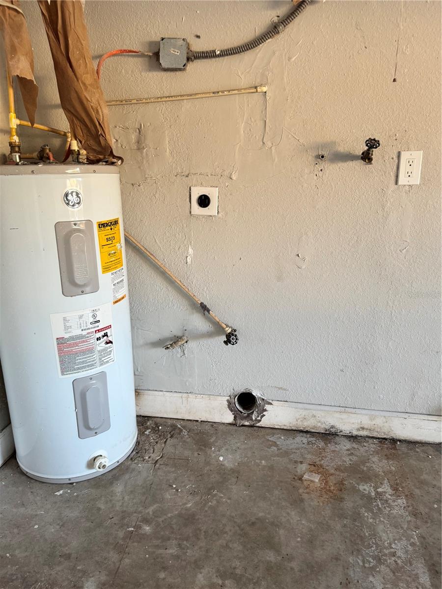 DELTONA LAKES UN 30 - Residential