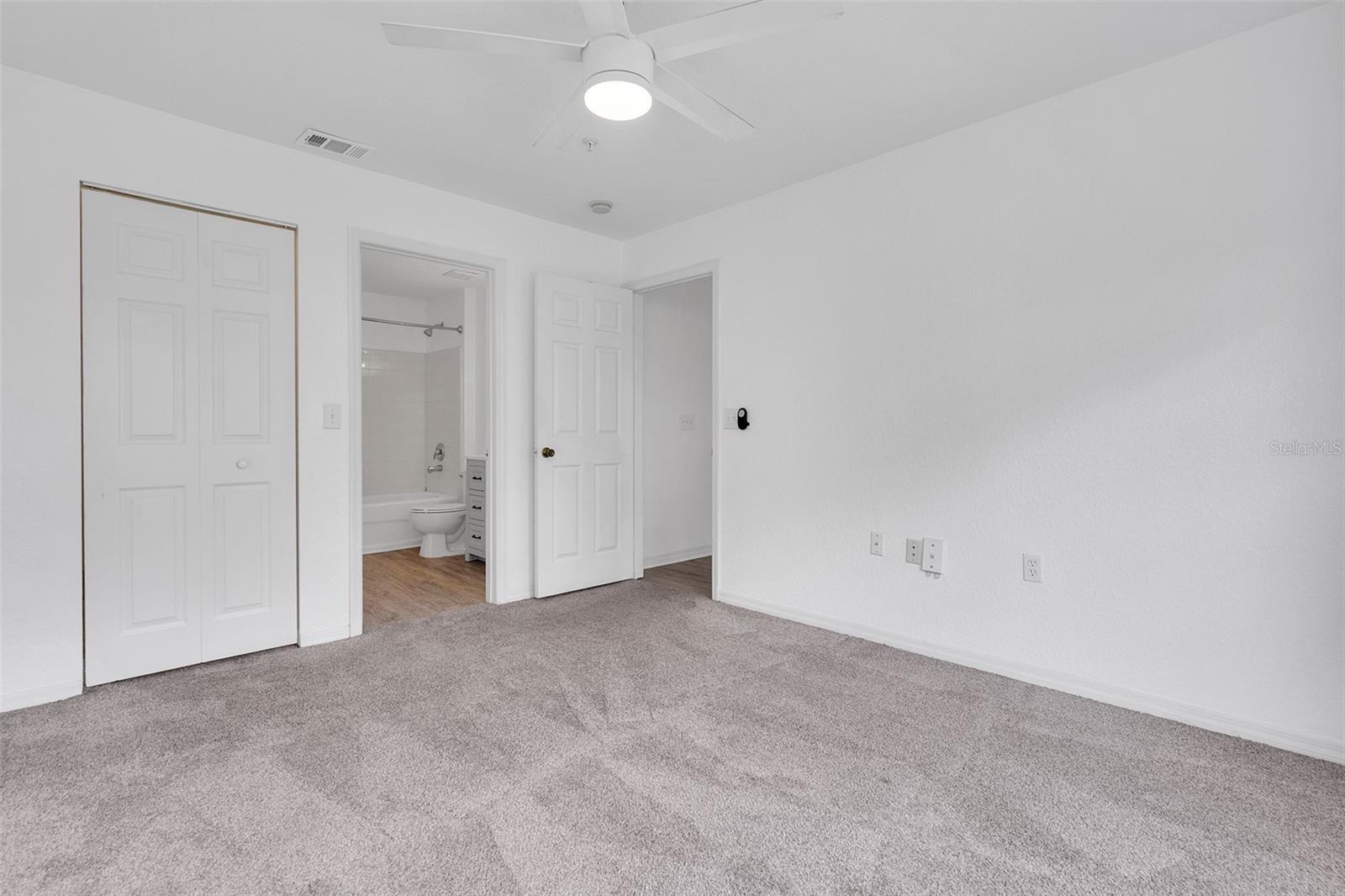 THE VILLAGE AT TOWNPARK OR2057/3888 - Residential Lease