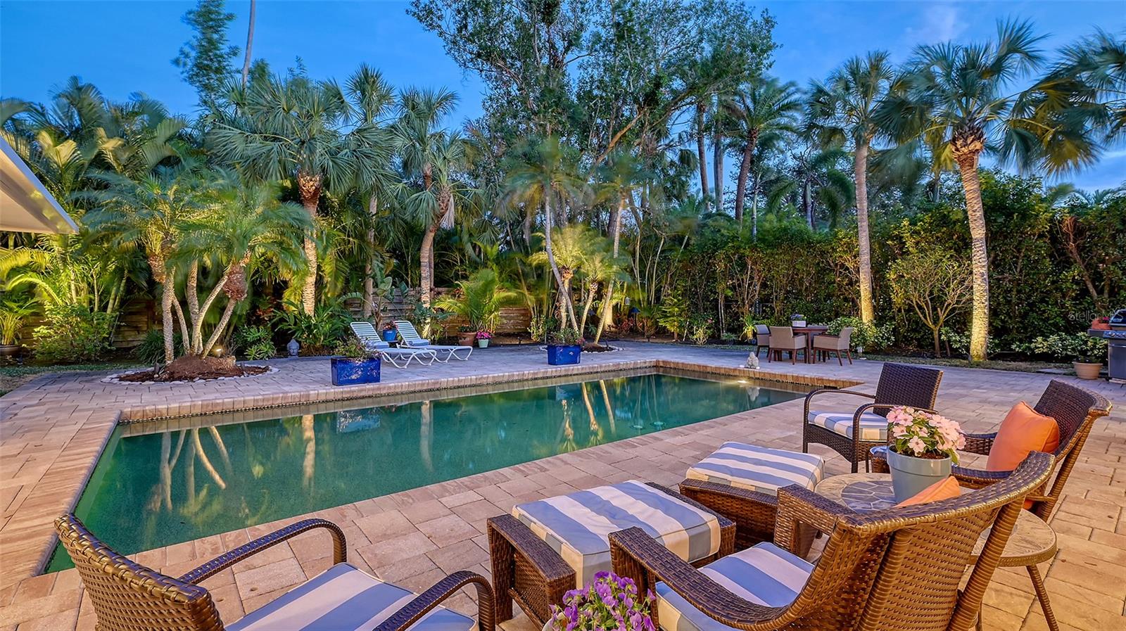 1735 FLOWER DRIVE