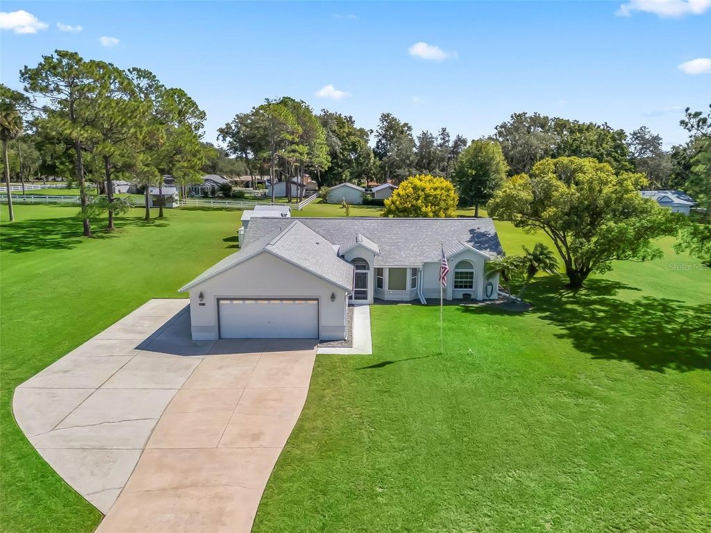 Photo of 36130 S Grays Airport Road, Fruitland Park, FL 34731 (MLS # G5103213)