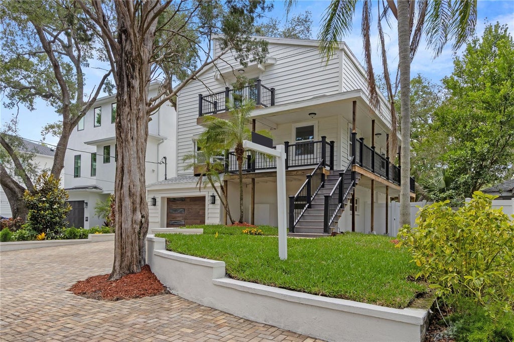 Photo of 3232 W Oakellar Avenue, Tampa, FL 33611 (MLS # S5157210)