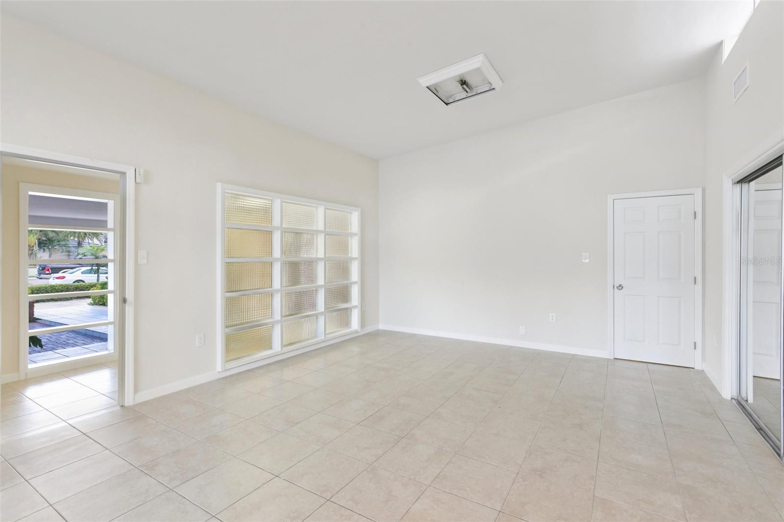 BELLEAIR BEACH YACHT CLUB ESTATES - Residential