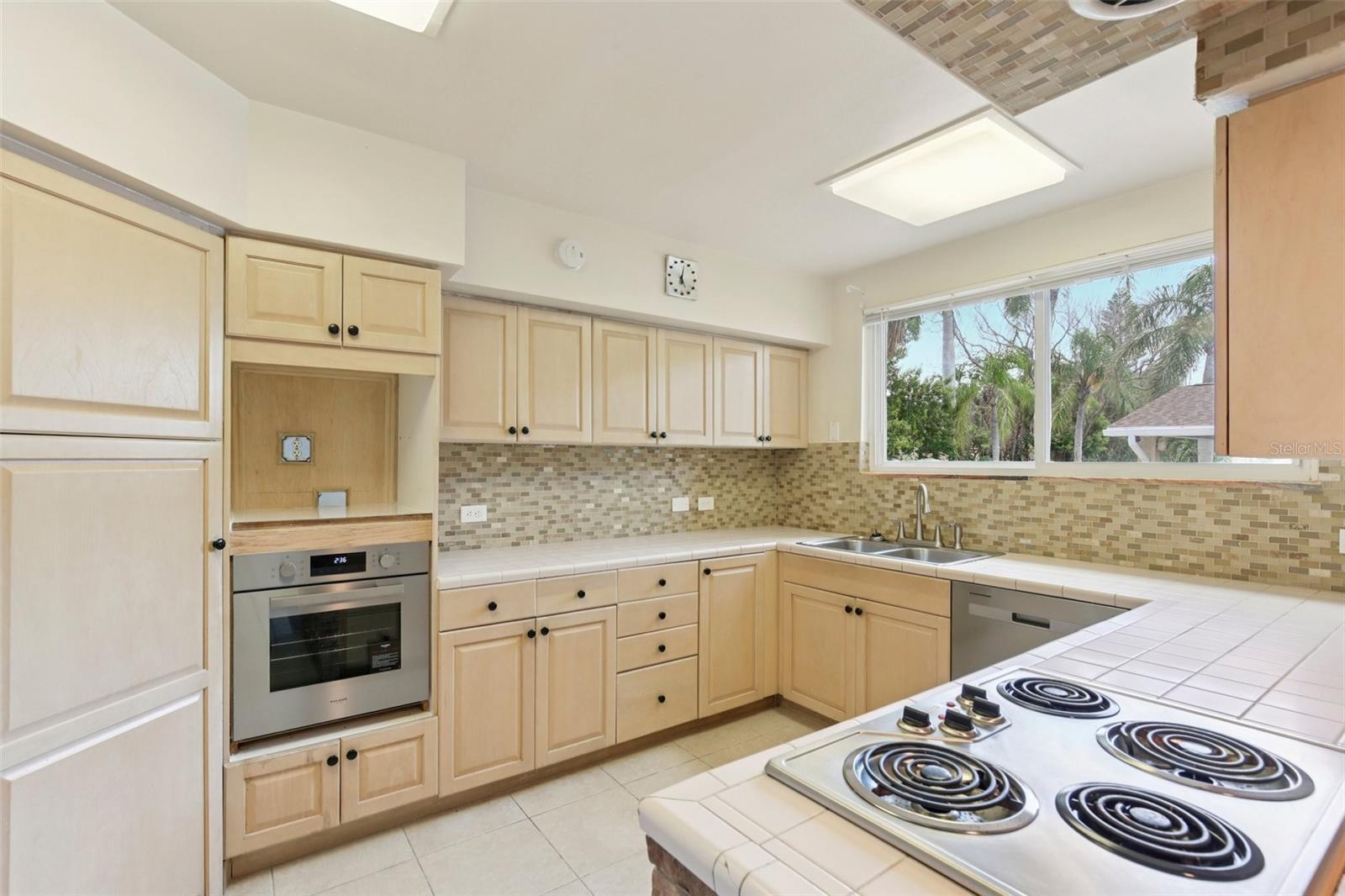 BELLEAIR BEACH YACHT CLUB ESTATES - Residential