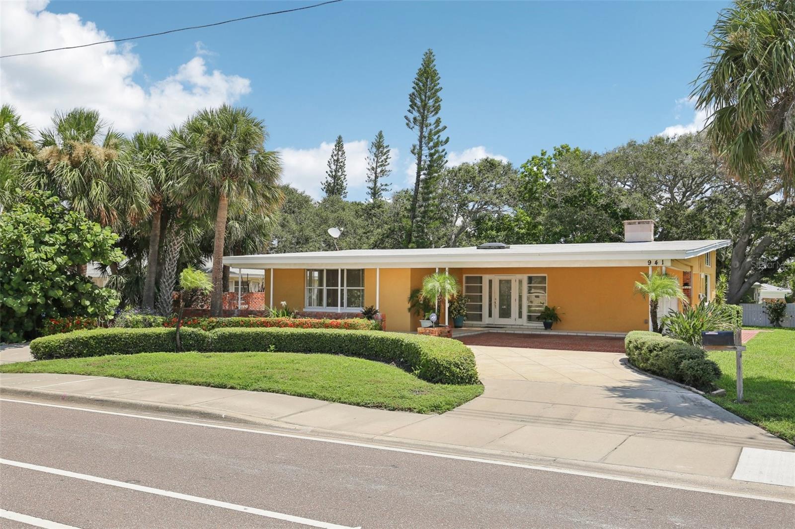 BELLEAIR BEACH YACHT CLUB ESTATES - Residential