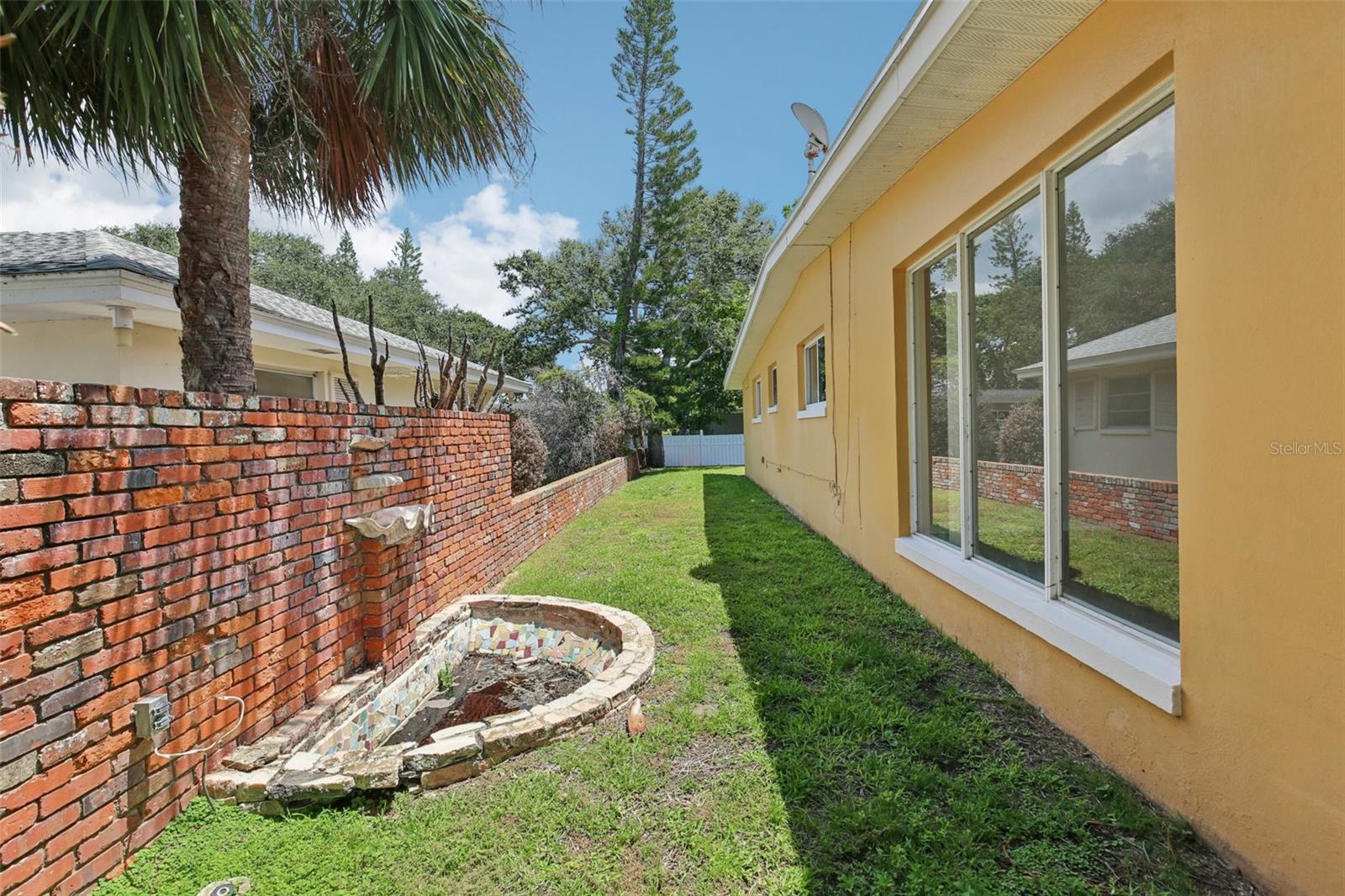 BELLEAIR BEACH YACHT CLUB ESTATES - Residential