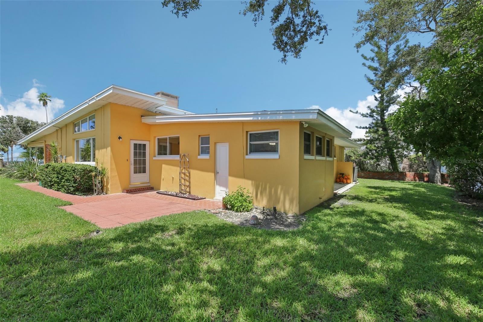 BELLEAIR BEACH YACHT CLUB ESTATES - Residential