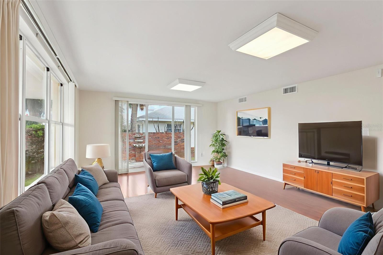 BELLEAIR BEACH YACHT CLUB ESTATES - Residential