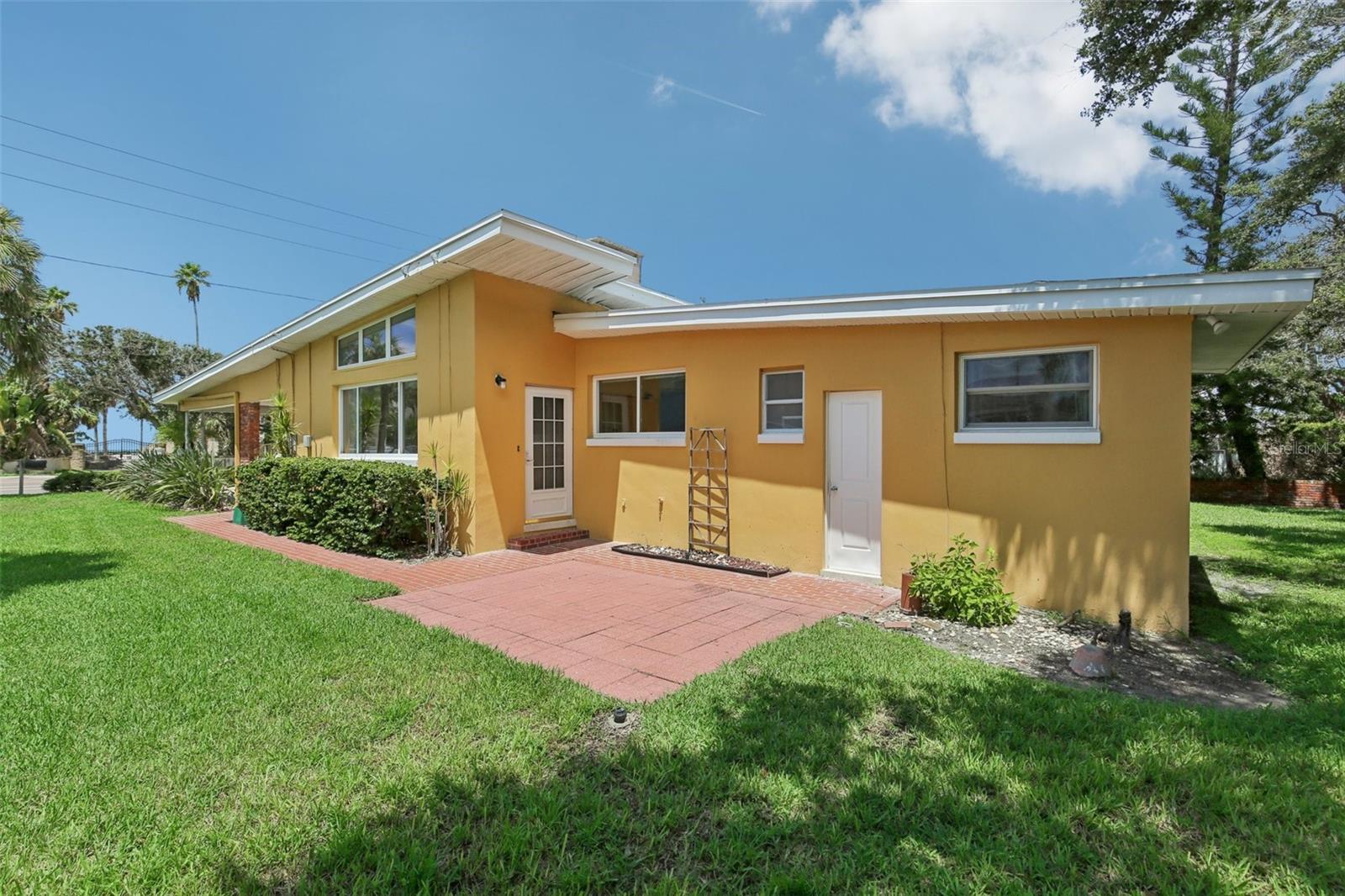 BELLEAIR BEACH YACHT CLUB ESTATES - Residential