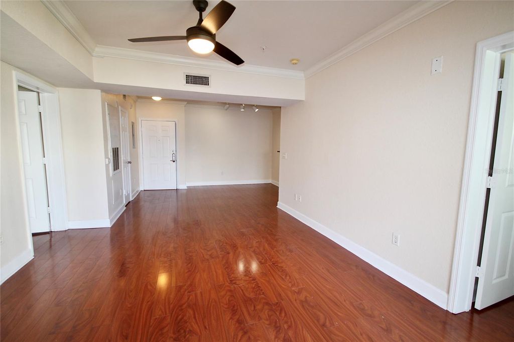 Photo of 204 E South Street #4052, Orlando, FL 32801 (MLS # O6386614)