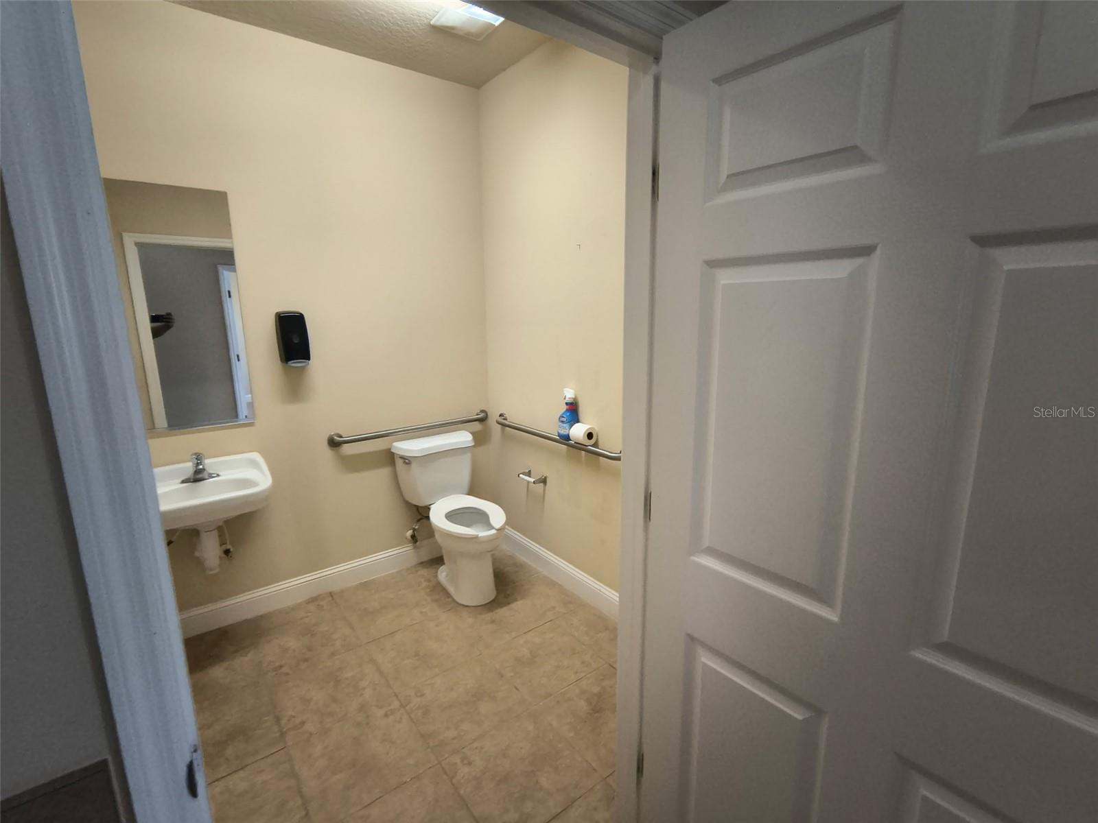 WESTPOINTE PLAZA CONDO - Commercial Lease