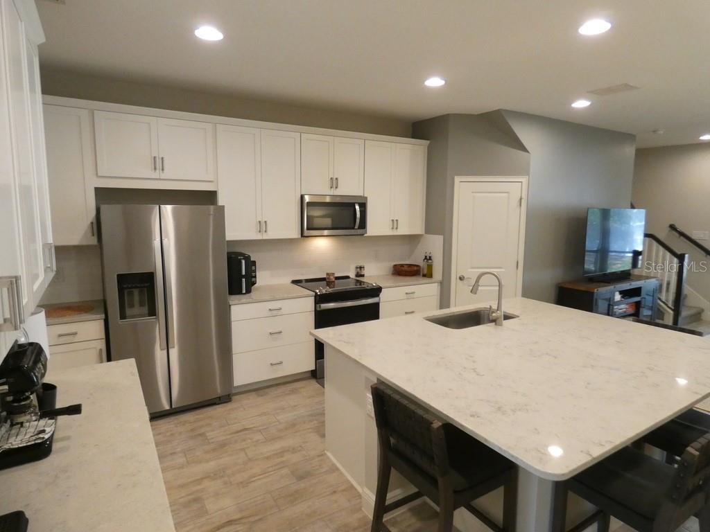 BAYSIDE TERRACE - Residential