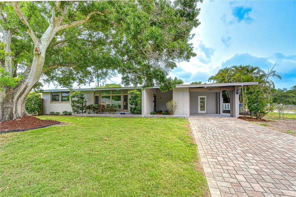 Photo of 1901 Oxford Street N, St Petersburg, FL 33710 (MLS # TB8504588)
